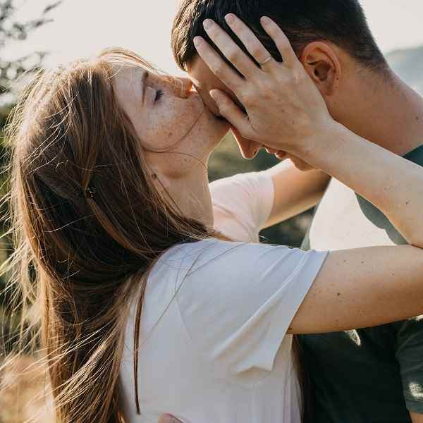 3 Simple Ways To Show Affection To Your Boyfriend